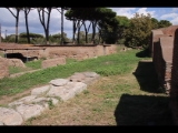 01423 ostia - regio ii - insula vi - caseggiato delle fornaci (ii,vi,7) - via della fullonica - bli ri osten - 09-2022.jpg